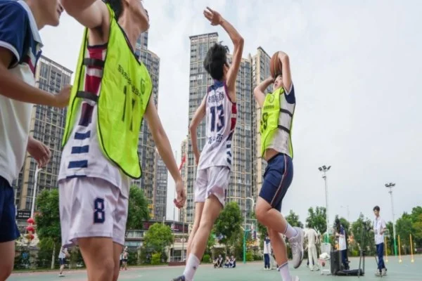 NCAA男篮杜克对北卡 布泽尔与戴维斯对决分析全维度解读